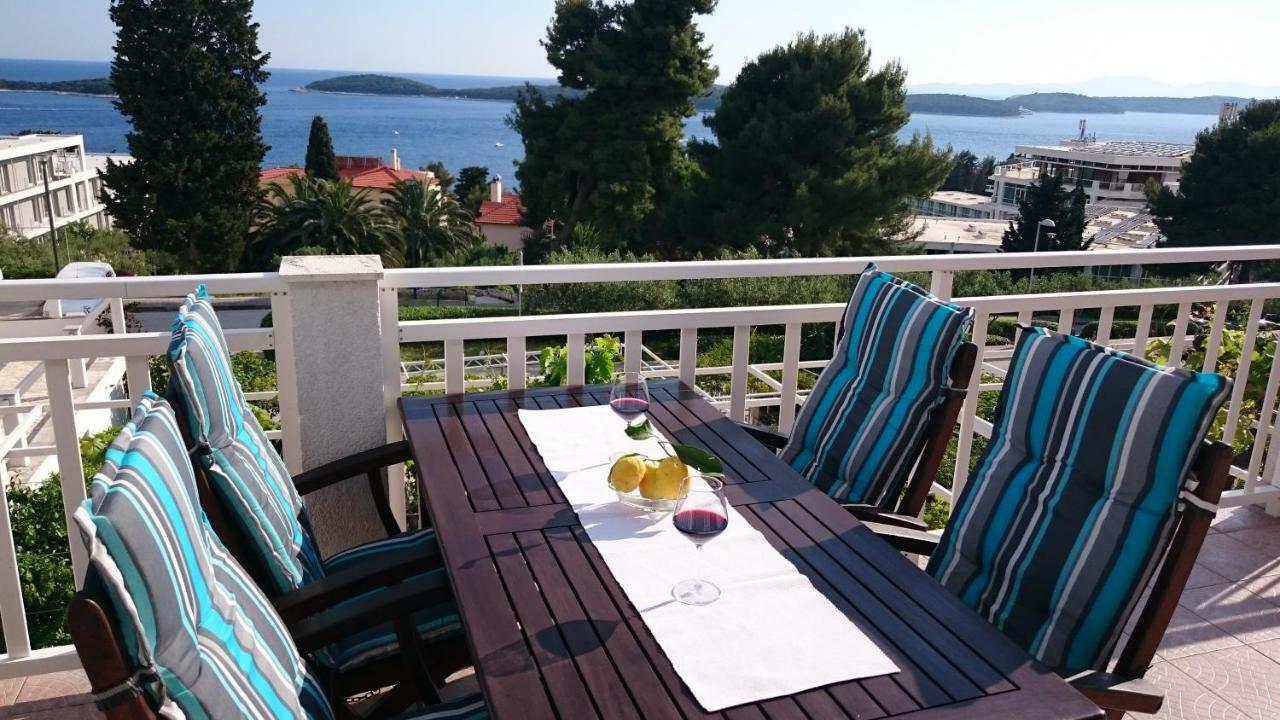 Apartments Mare Hvar Town Eksteriør bilde